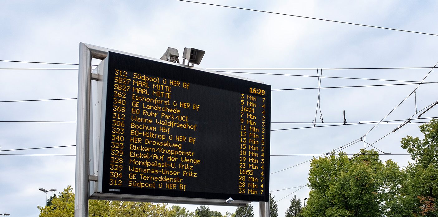 Große DFI am Wanne-Eickel Hbf